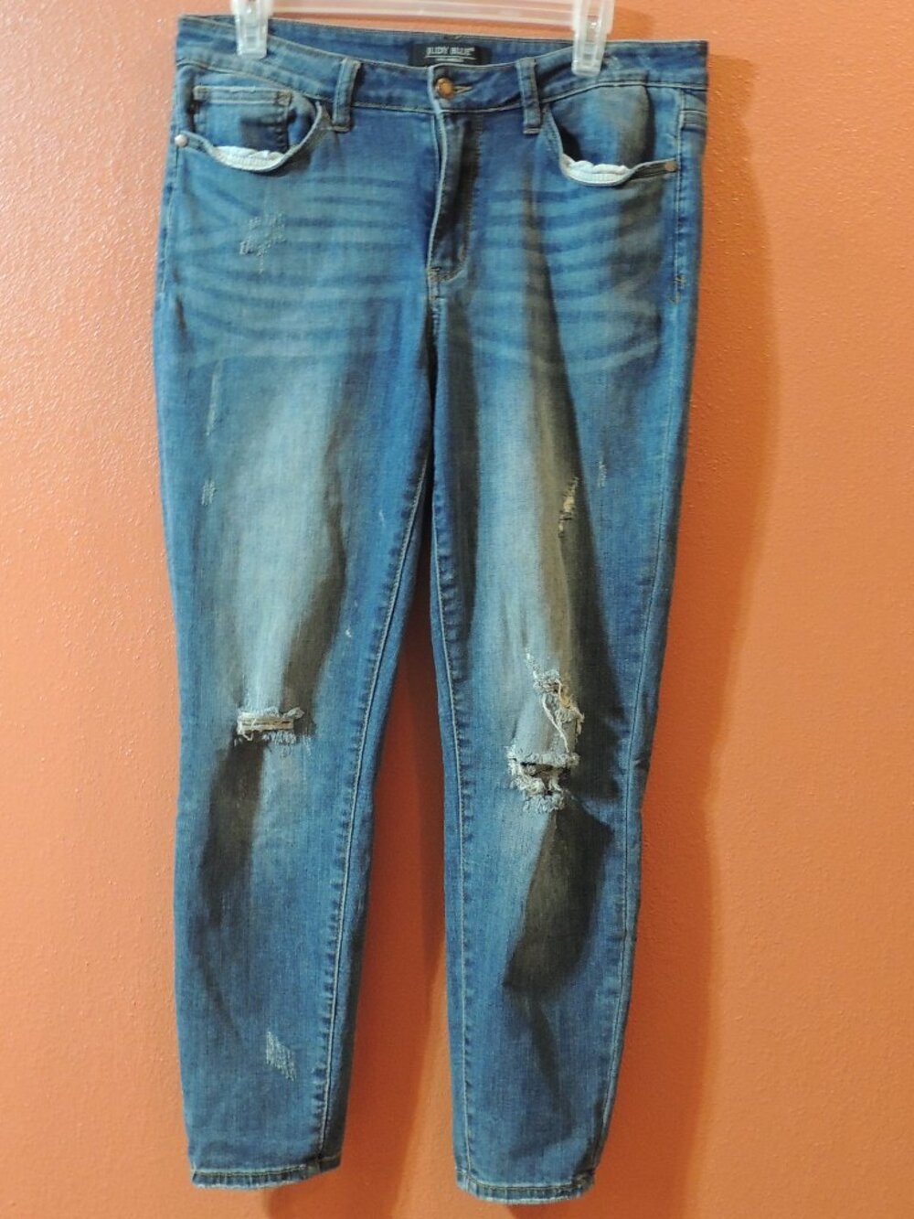 Judy Blue Jeans Woman 32 Distressed Pockets Outdoor Travel Denim Blue Jeans